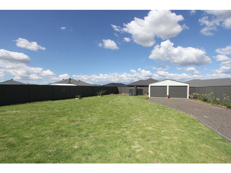 13 Mewburn Drive, Goulburn NSW 2580