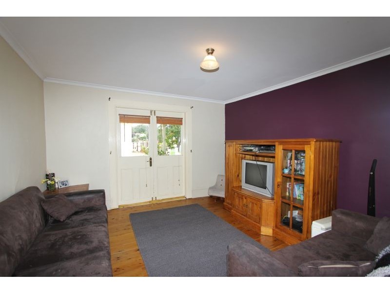 16 Garfield Avenue, Goulburn NSW 2580