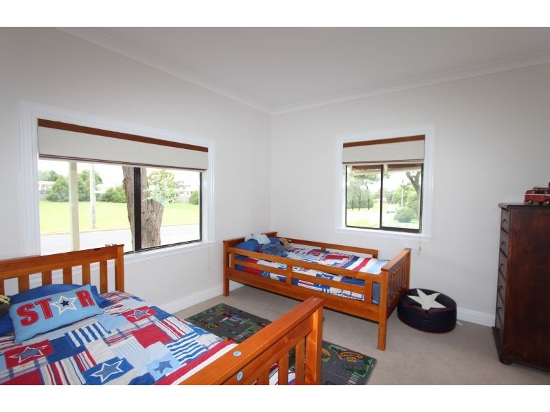 16 Garfield Avenue, Goulburn NSW 2580