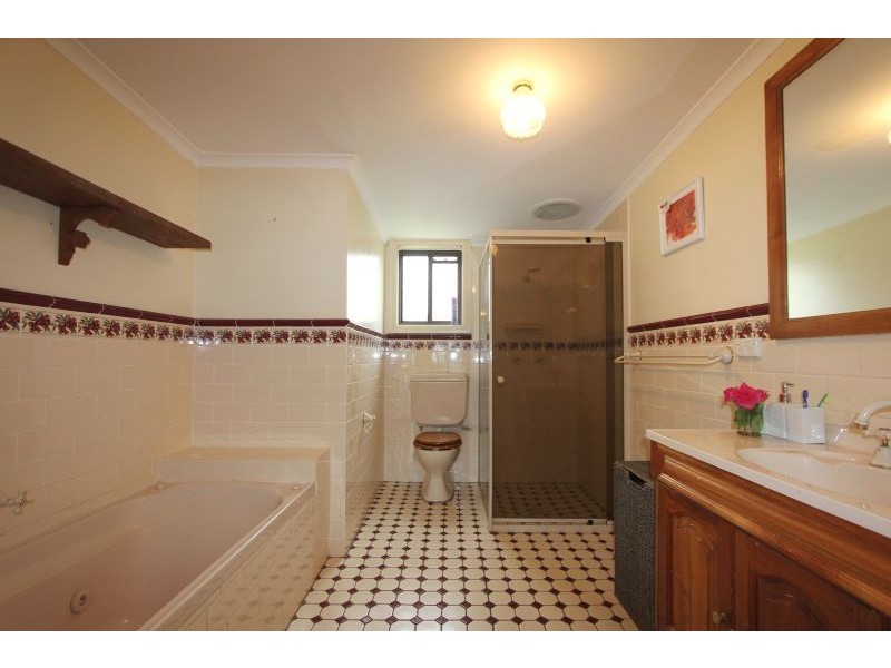 16 Garfield Avenue, Goulburn NSW 2580