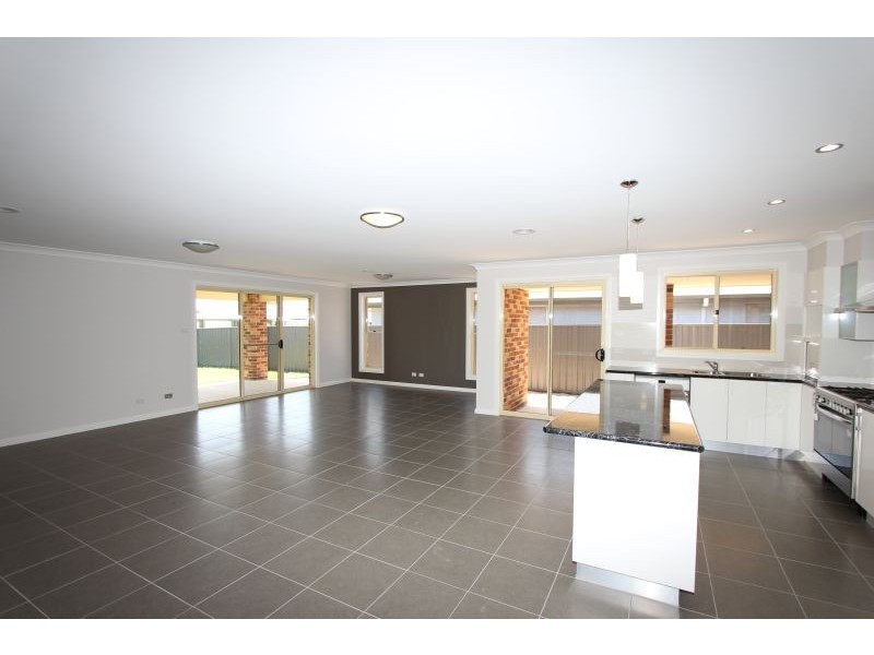 12 Mewburn Drive, Goulburn NSW 2580