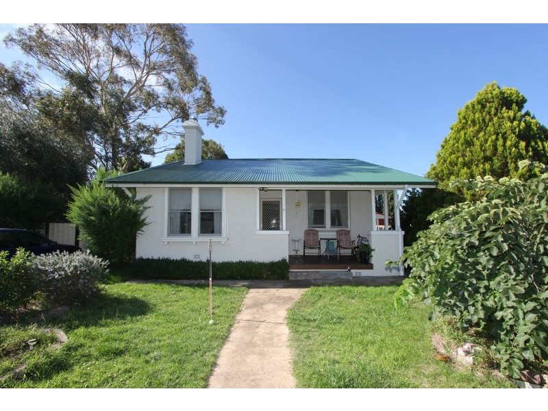37 Buffalo Crescent, Goulburn NSW 2580