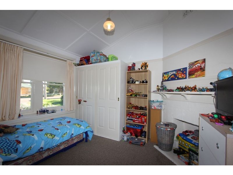 37 Buffalo Crescent, Goulburn NSW 2580