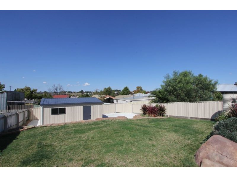 17 Robinson Street, Goulburn NSW 2580