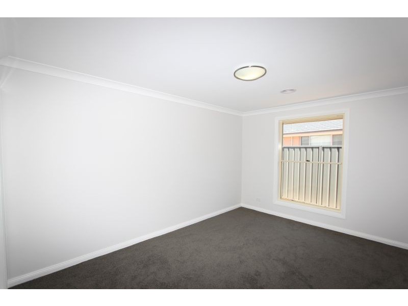 12 Mewburn Drive, Goulburn NSW 2580