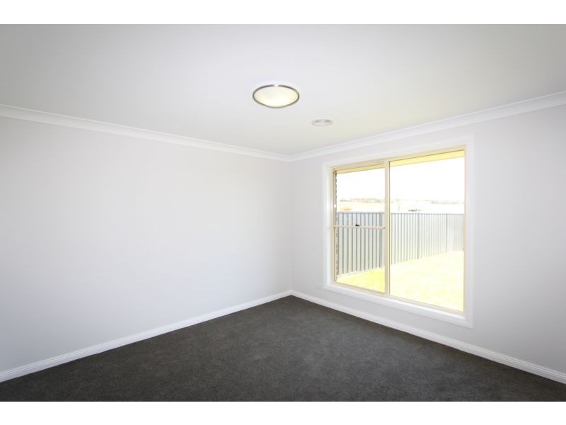 12 Mewburn Drive, Goulburn NSW 2580