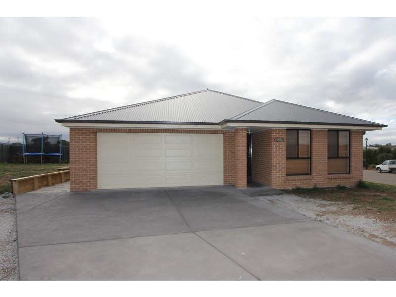 2 Ash Close, Goulburn NSW 2580