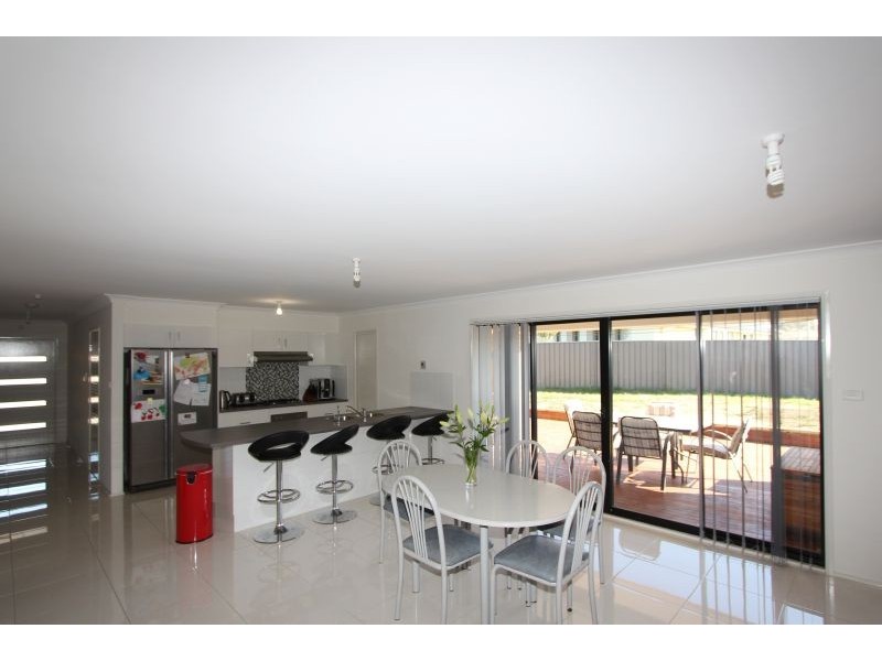 2 Ash Close, Goulburn NSW 2580