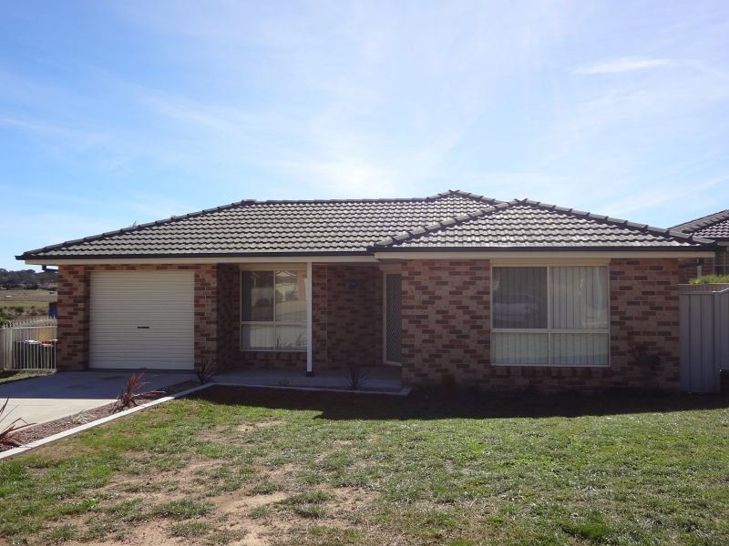 4 Joanna Place, Goulburn NSW 2580
