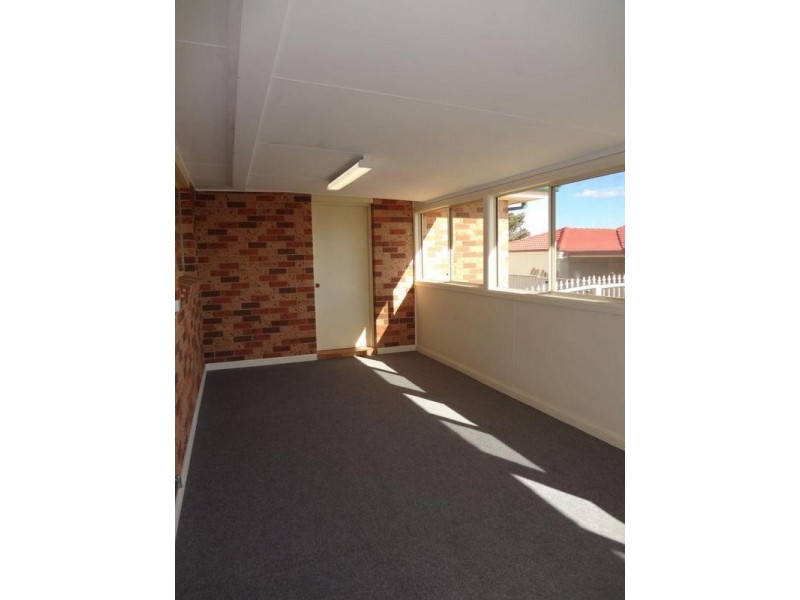 4 Joanna Place, Goulburn NSW 2580