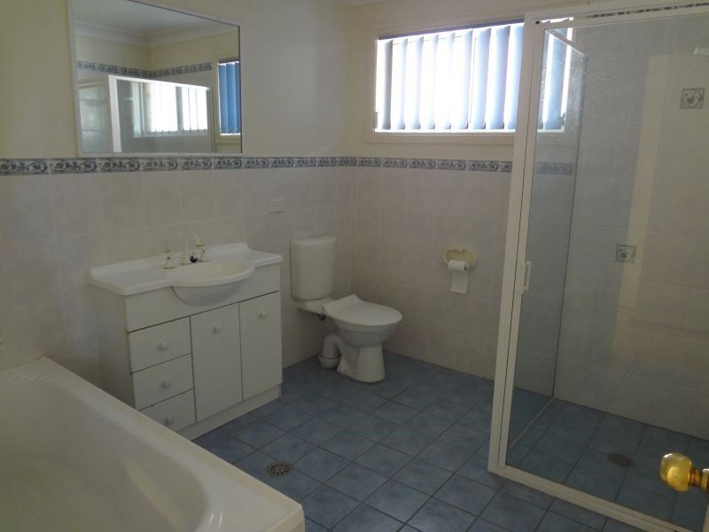 4 Joanna Place, Goulburn NSW 2580