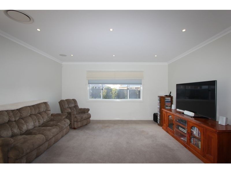 10 Lambert Drive, Goulburn NSW 2580