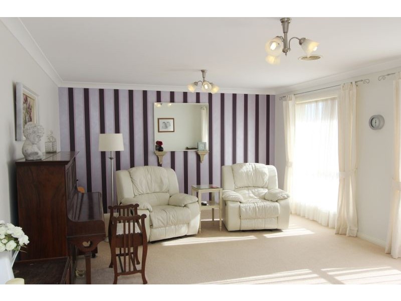 30 Crestwood Drive, Goulburn NSW 2580