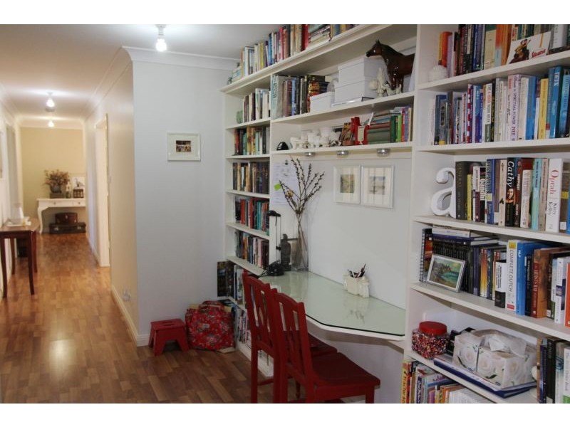 30 Crestwood Drive, Goulburn NSW 2580