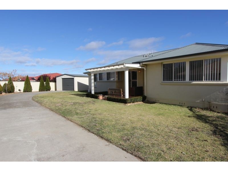 30 Crestwood Drive, Goulburn NSW 2580