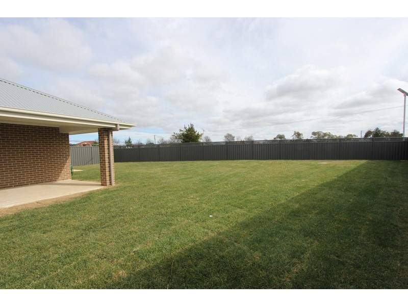 26 Mewburn Drive, Goulburn NSW 2580
