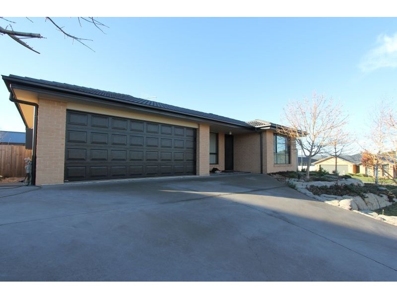 10 McGuire Drive, Goulburn NSW 2580