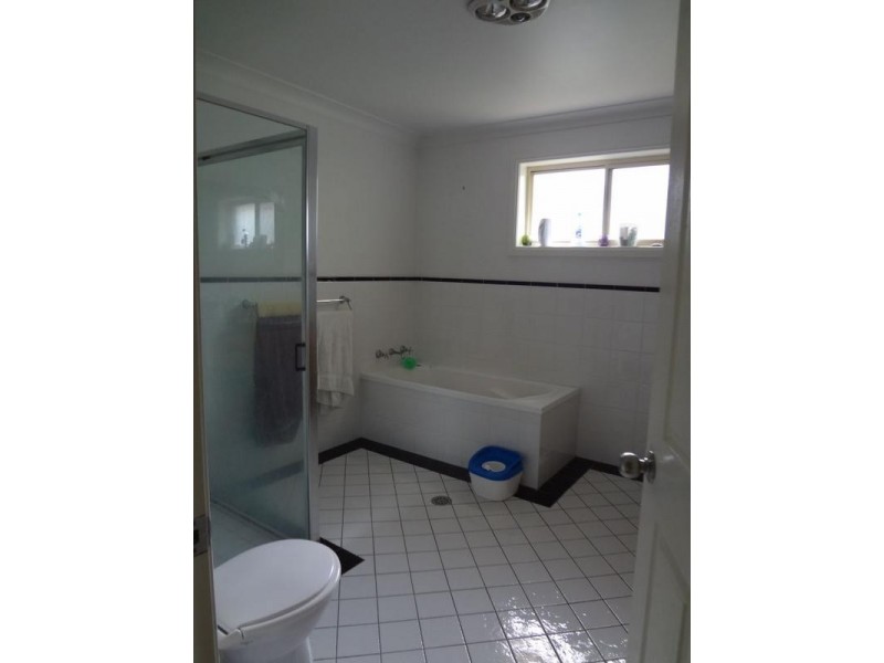 8 Amber Court, Goulburn NSW 2580