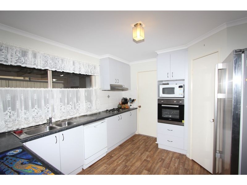 6 Joanna Place, Goulburn NSW 2580