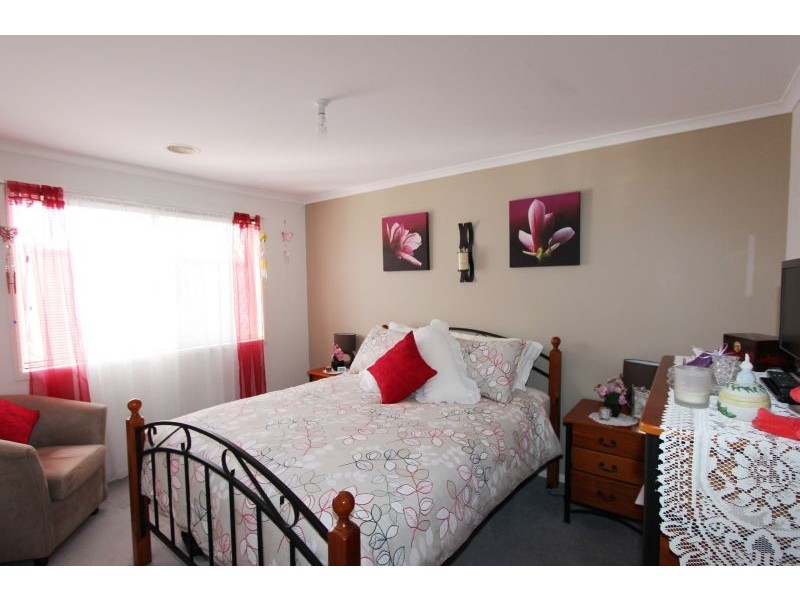 6 Joanna Place, Goulburn NSW 2580