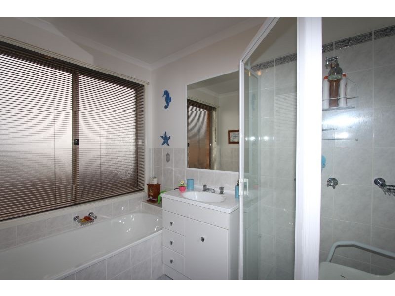 6 Joanna Place, Goulburn NSW 2580