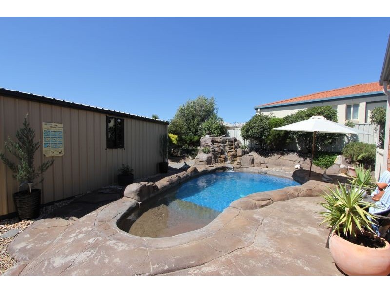 6 Joanna Place, Goulburn NSW 2580