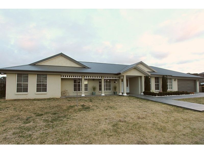 10 Abbey Road, Goulburn NSW 2580