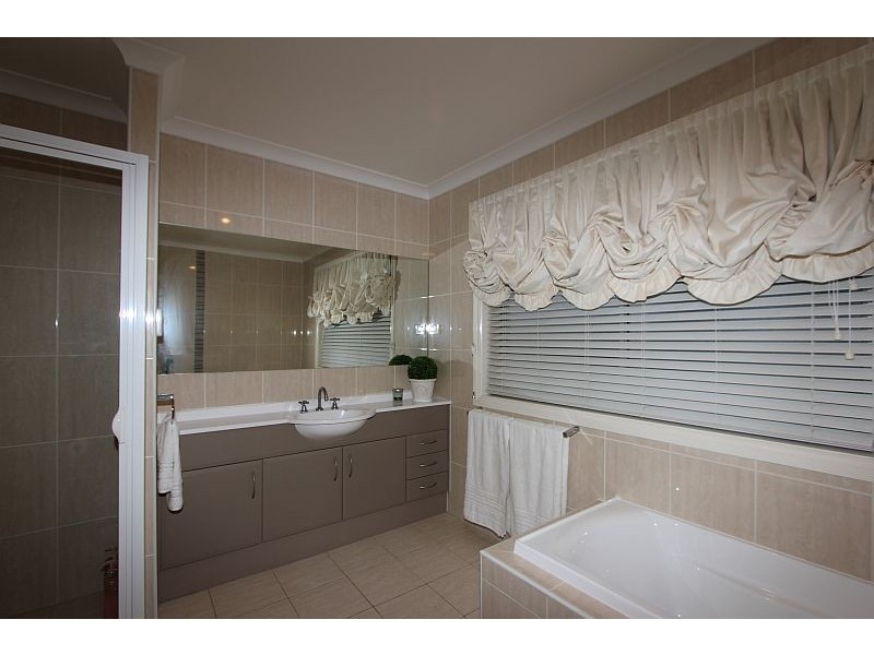 10 Abbey Road, Goulburn NSW 2580