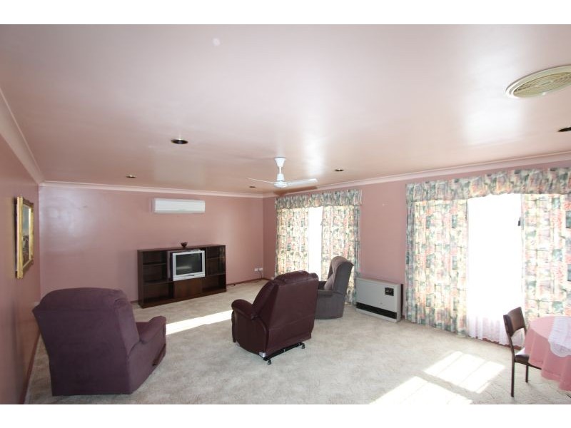 38 Ballanya Avenue, Goulburn NSW 2580