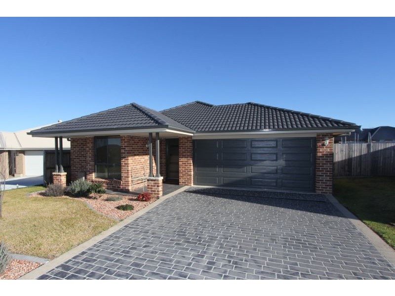 7 McGuire Drive, Goulburn NSW 2580