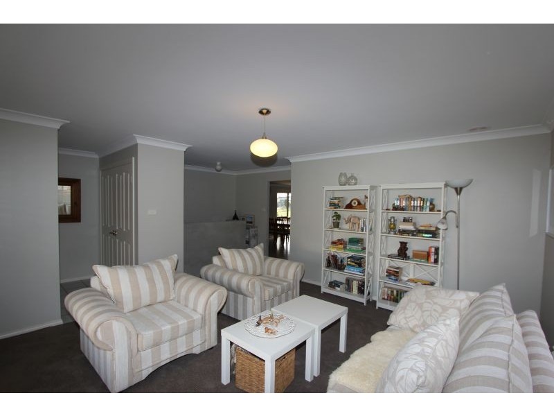 16 Amaroo Place, Goulburn NSW 2580