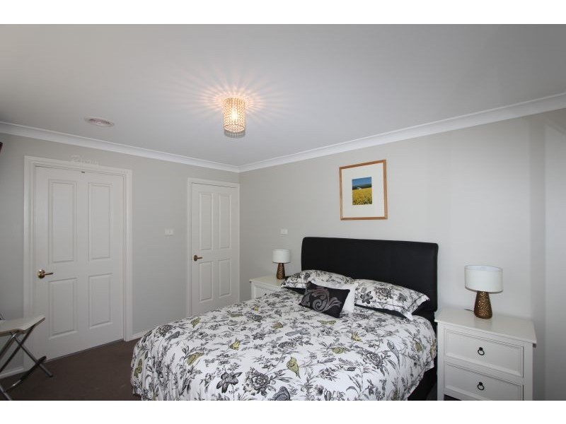 16 Amaroo Place, Goulburn NSW 2580