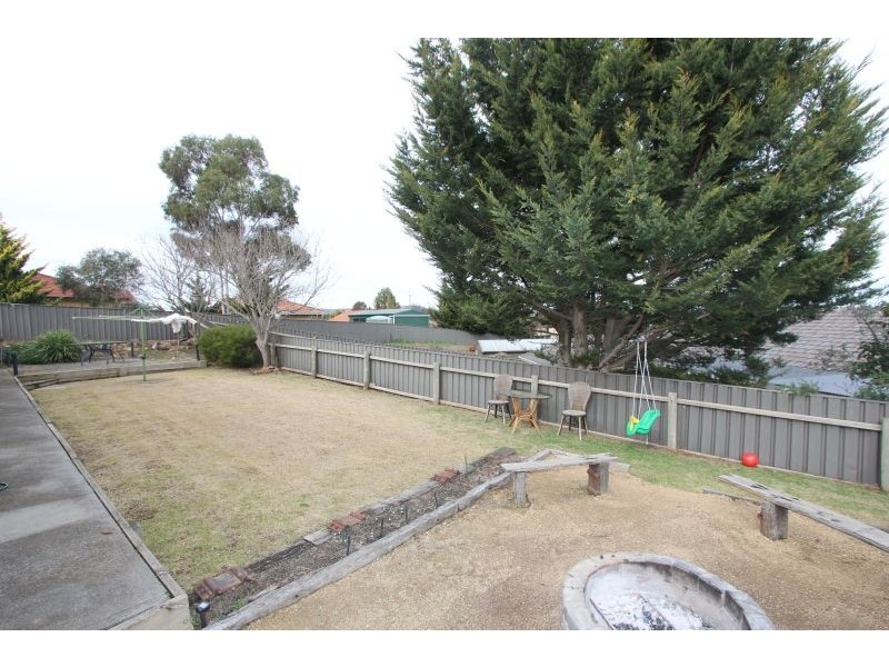 17 Endeavour Avenue, Goulburn NSW 2580