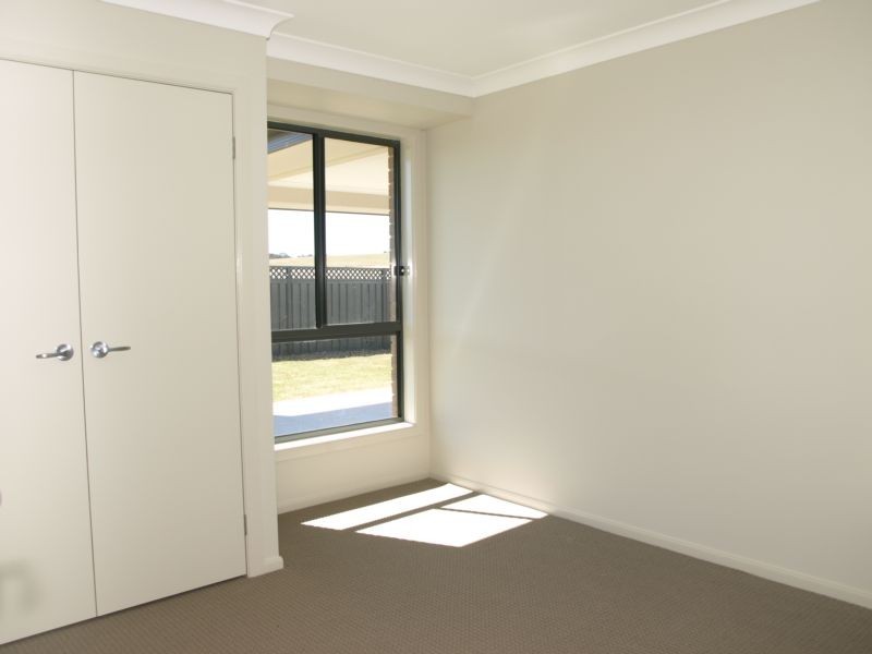 20 Mewburn Drive, Goulburn NSW 2580