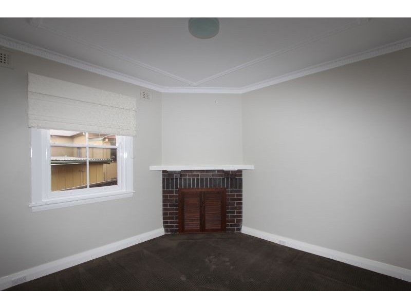 81 Clinton Street, Goulburn NSW 2580