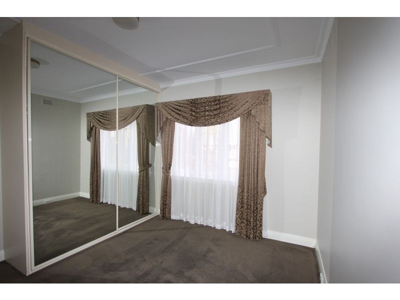 81 Clinton Street, Goulburn NSW 2580