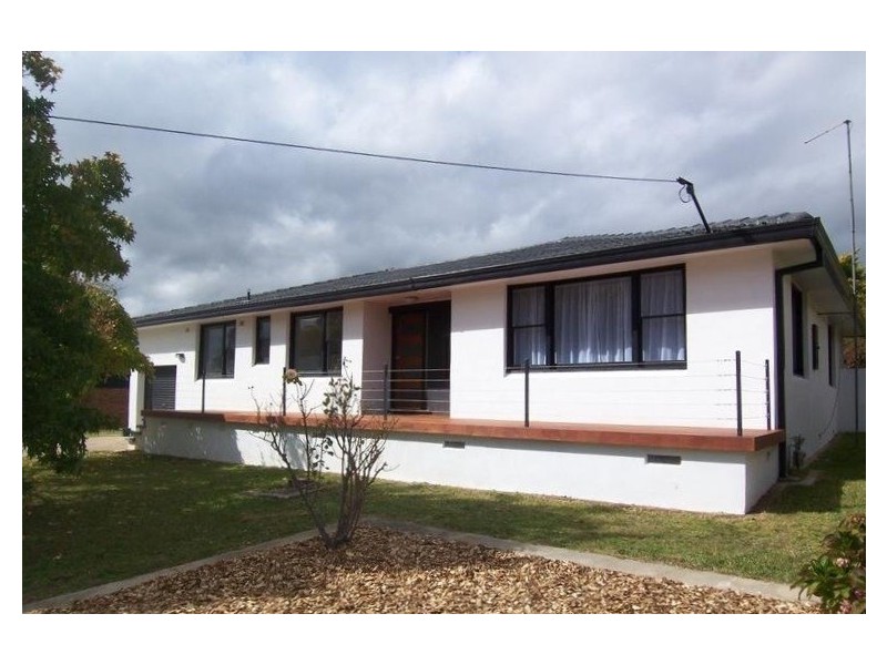 4 Hoddle Avenue, Goulburn NSW 2580