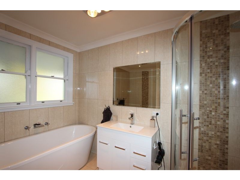 4 Hoddle Avenue, Goulburn NSW 2580