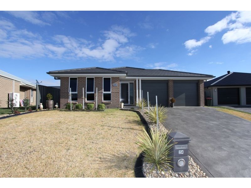 24 Mewburn Drive, Goulburn NSW 2580