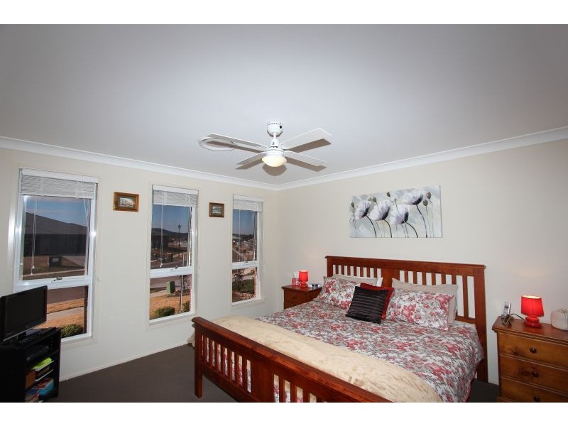 24 Mewburn Drive, Goulburn NSW 2580
