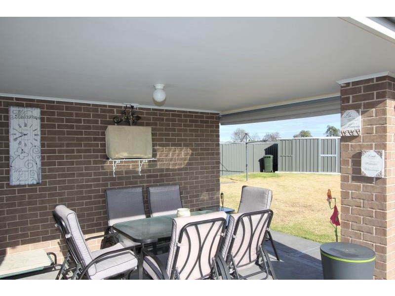 24 Mewburn Drive, Goulburn NSW 2580