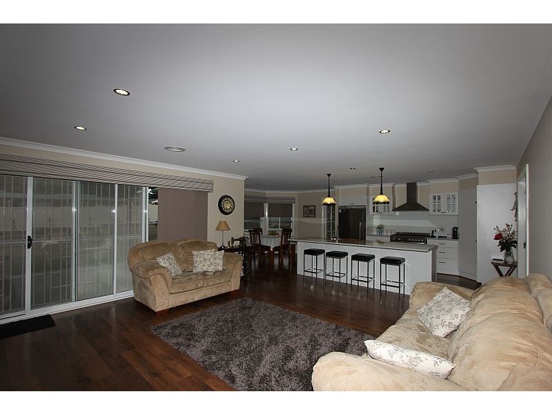 10 Abbey Road, Goulburn NSW 2580