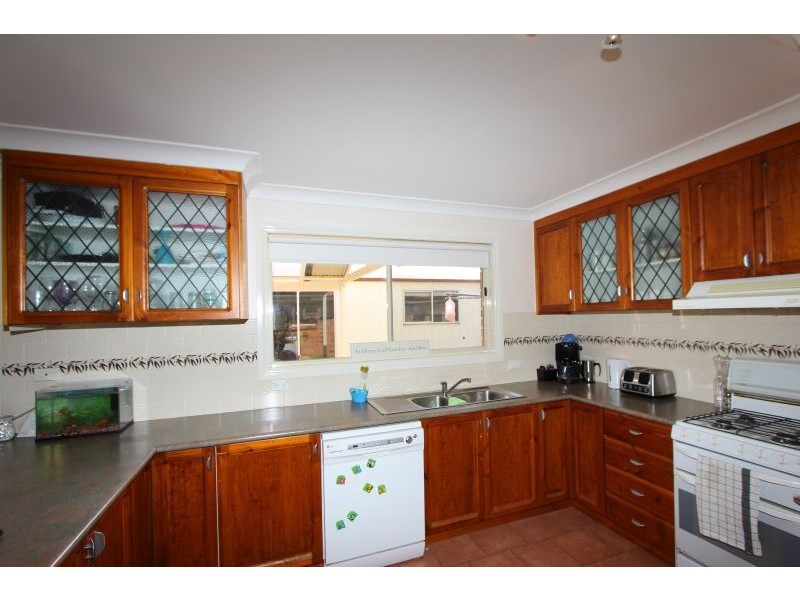16 Paradise Place, Goulburn NSW 2580