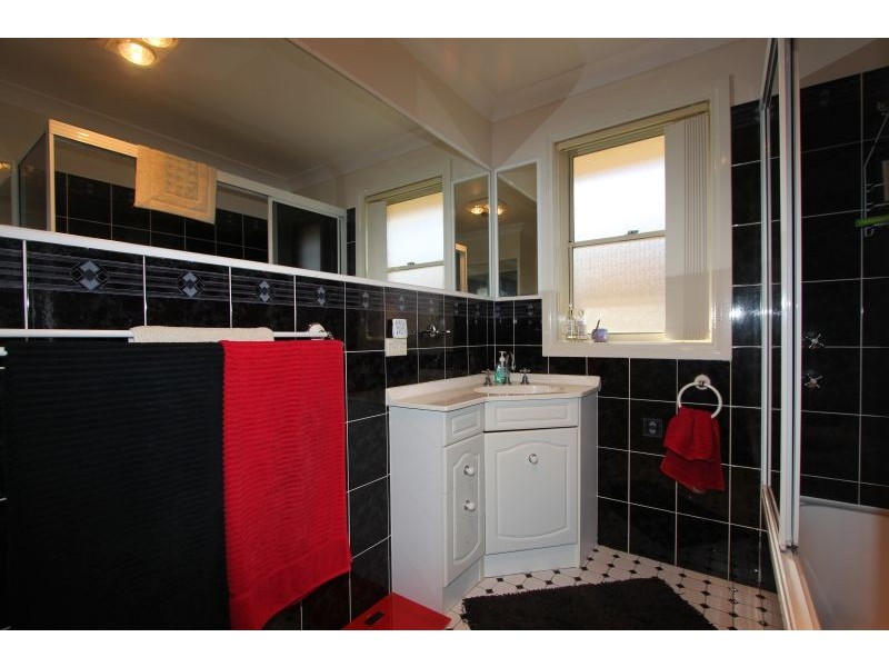 16 Paradise Place, Goulburn NSW 2580