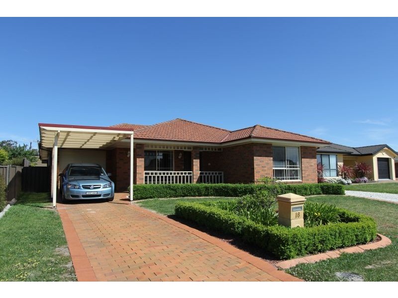 16 Paradise Place, Goulburn NSW 2580