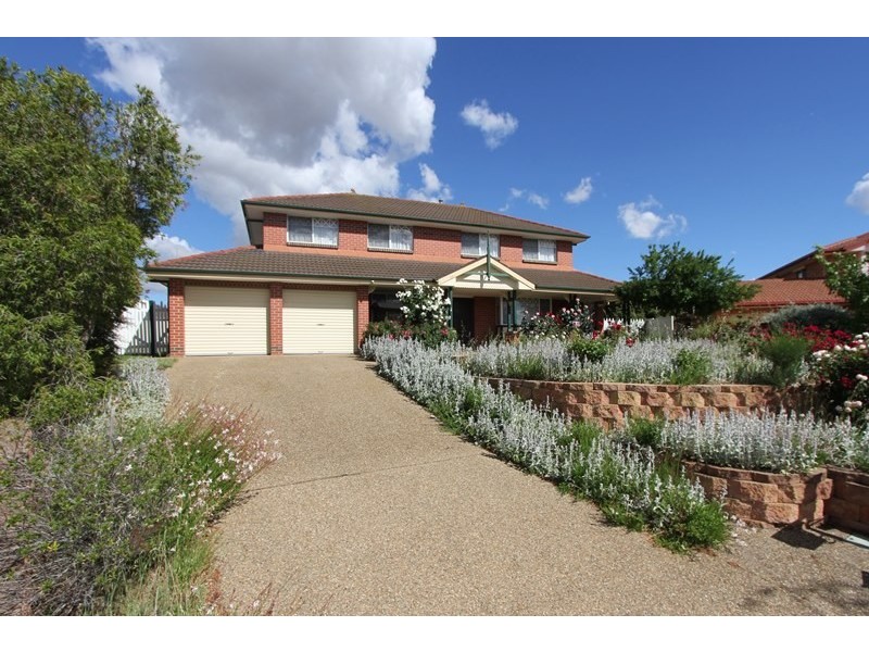 16 Lamarra Place, Goulburn NSW 2580