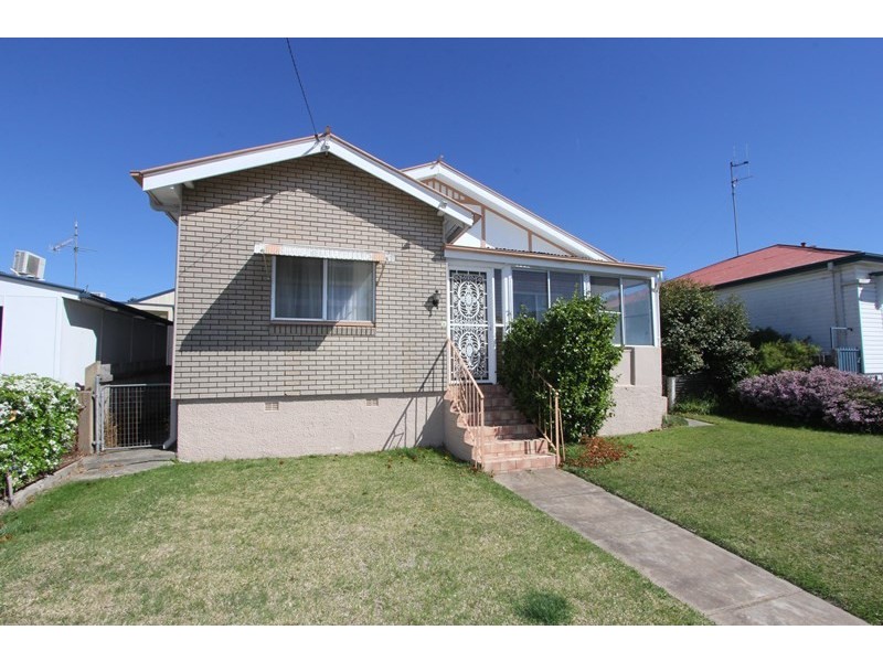 74 Sloane Street, Goulburn NSW 2580