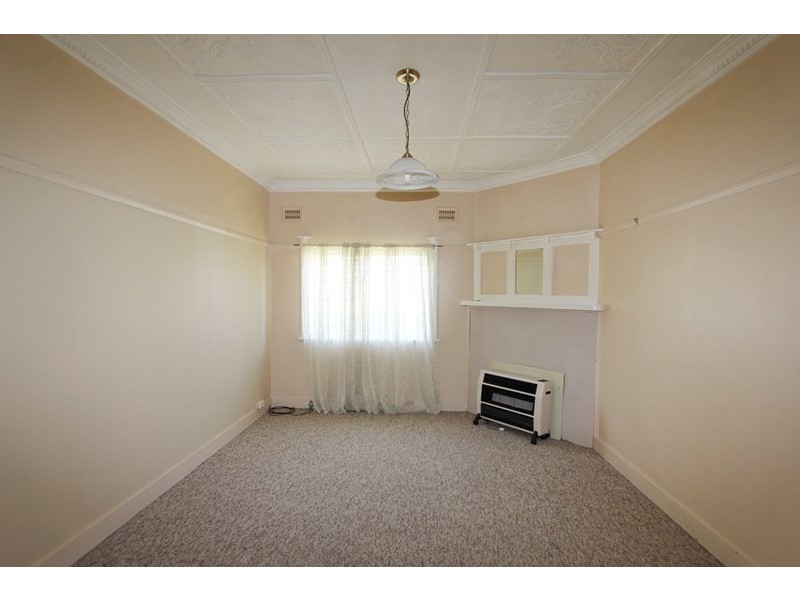 74 Sloane Street, Goulburn NSW 2580