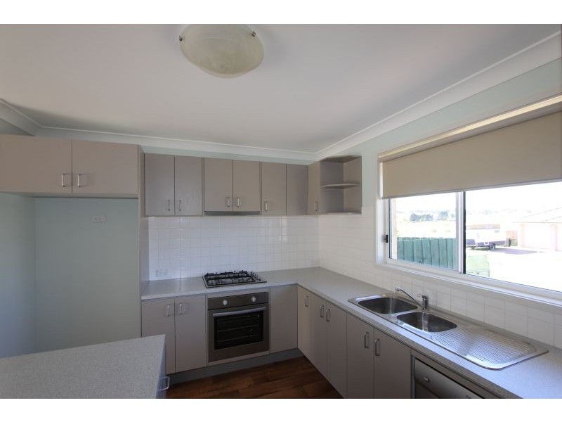 2 Stombuco Place, Goulburn NSW 2580