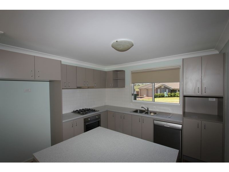 2 Stombuco Place, Goulburn NSW 2580